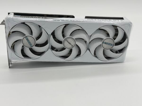 Gigabyte RTX 5070ti/5070 Eagle OC SFF ICE Front View 1