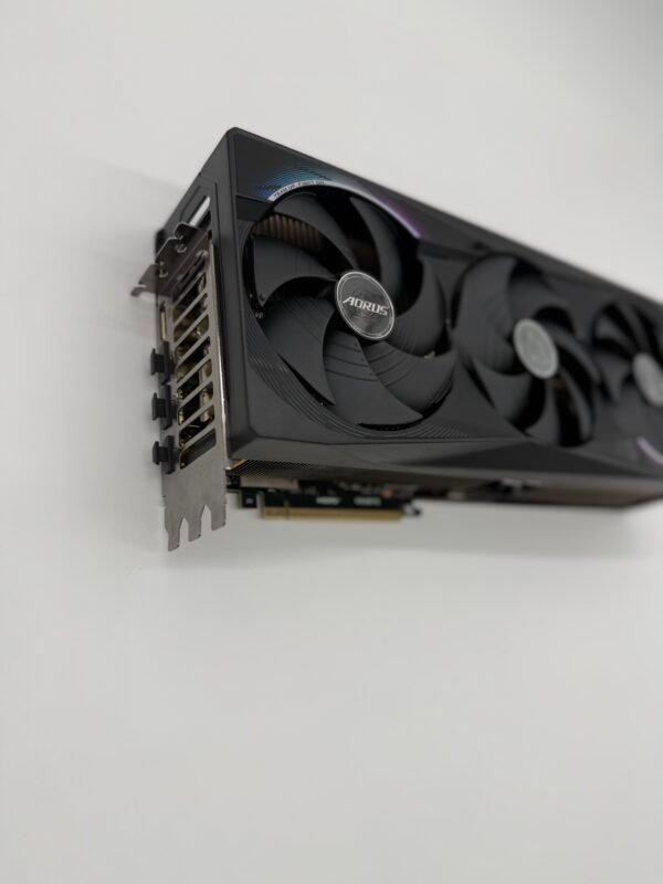 RTX 5080 AORUS MASTER Display Port Back Angled View