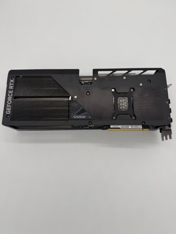 RTX 5080 AORUS MASTER Back Sky View